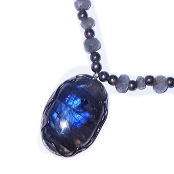 Labradorite Necklace - Picture 5 of 16